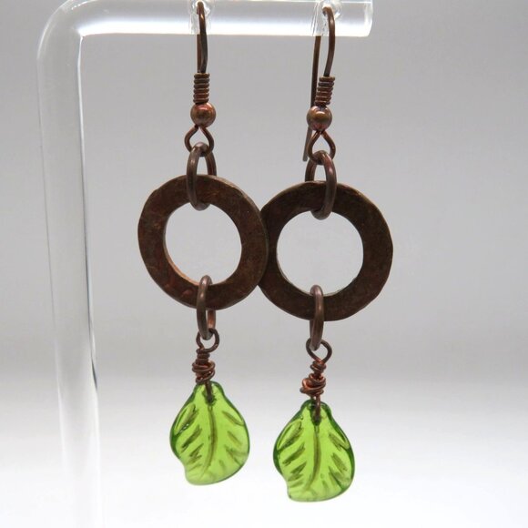 Handcrafted Earrings Hammered Copper Circle Green Leaf Lucite Dangle Pierced - Picture 3 of 9
